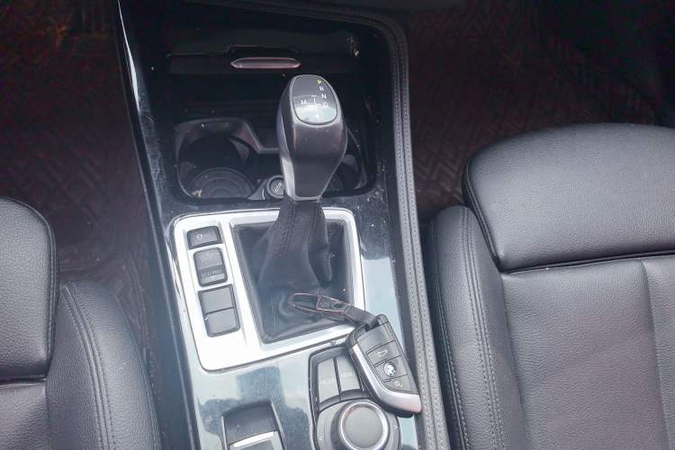 Used BMW 1 Series 2018 118i Sport Edition Gear Lever