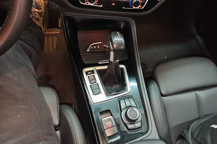 Used BMW 1 Series 2018 Facelifted 118i Sport Edition Gear Lever