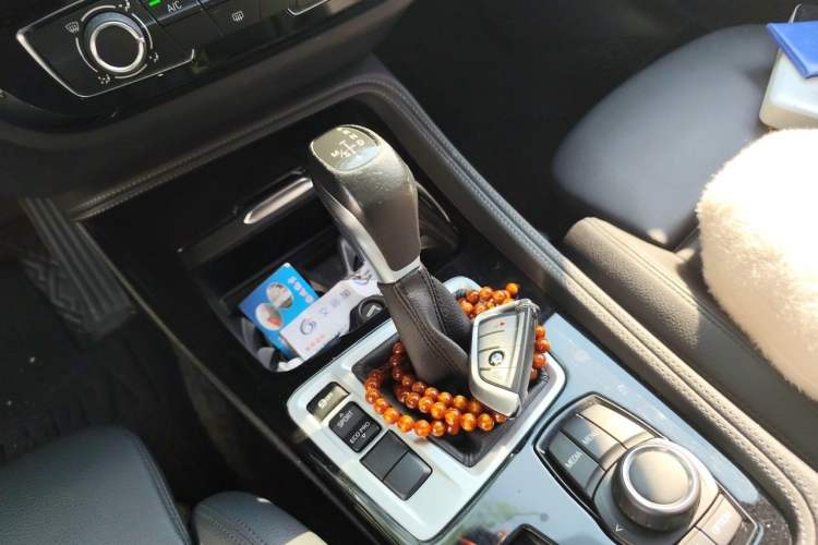 Used BMW 1 Series 2018 118i Sport Edition Gear Lever