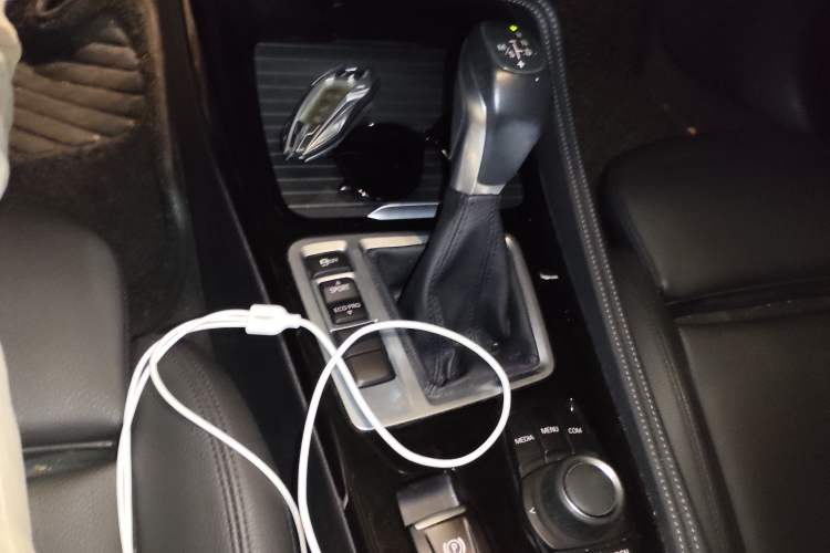 Used BMW 1 Series 2018 118i Sport Edition Gear Lever