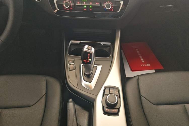 Used BMW 1 Series 2018 118i Leading Model Gear Lever