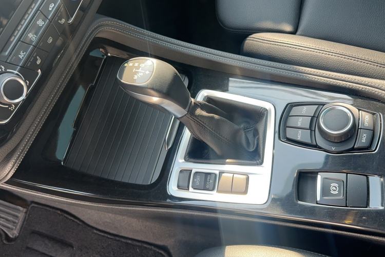 Used BMW 1 Series 2018 Facelifted 118i Sport Edition Gear Lever