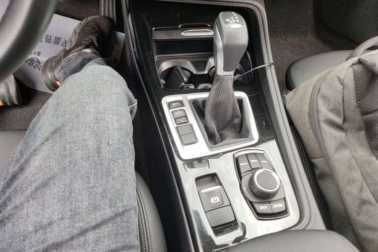 Used BMW 1 Series 2018 Facelifted 118i Sport Edition Gear Lever