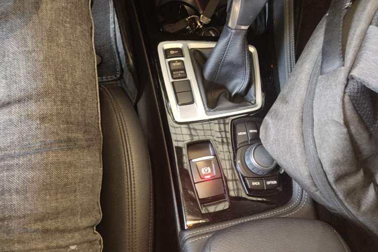 Used BMW 1 Series 2018 118i Sport Edition Gear Lever