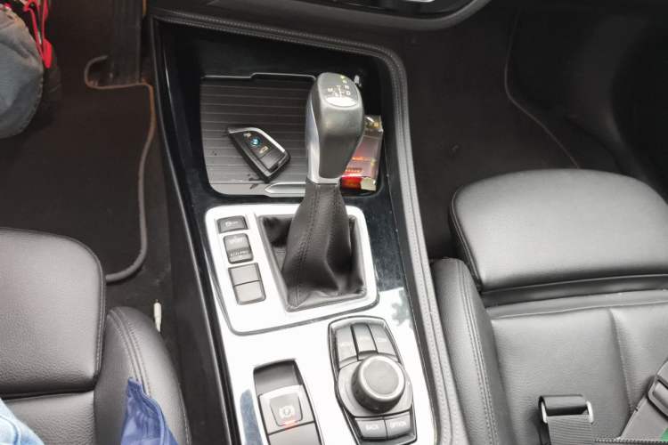 Used BMW 1 Series 2018 118i Sport Edition Gear Lever