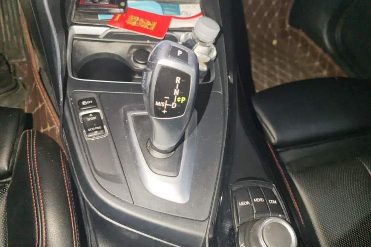 Used BMW 1 Series 2018 118i Sport Design Package Gear Lever