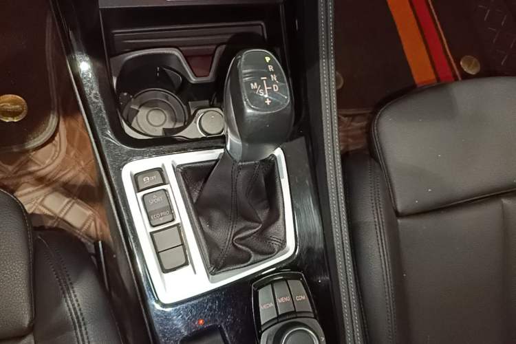 Used BMW 1 Series 2018 Facelifted 118i Sport Edition Gear Lever