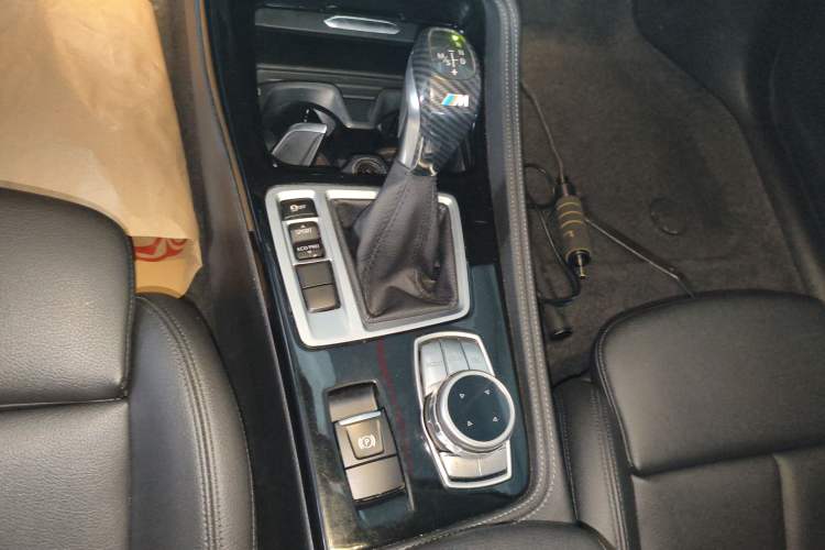 Used BMW 1 Series 2018 118i Sport Edition Gear Lever