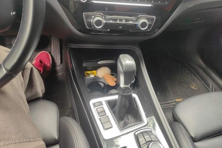 Used BMW 1 Series 2018 Facelifted 118i Sport Edition Gear Lever