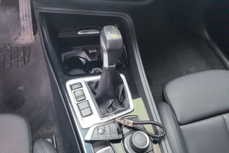 Used BMW 1 Series 2018 Facelifted 118i Sport Edition Gear Lever