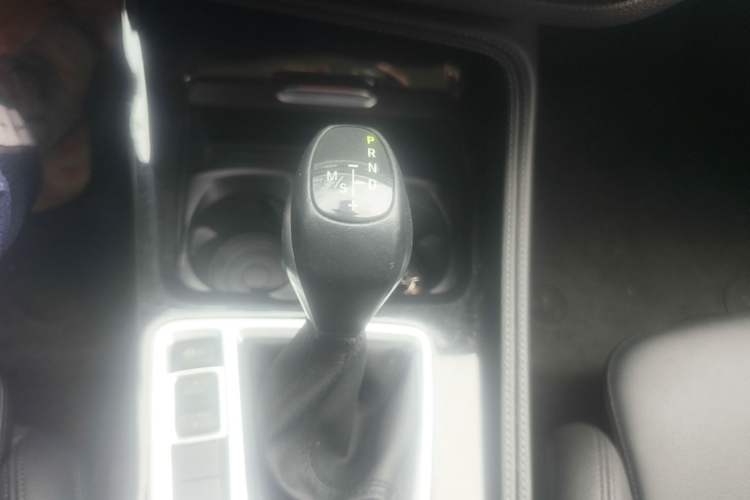 Used BMW 1 Series 2018 Facelifted 118i Sport Edition Gear Lever