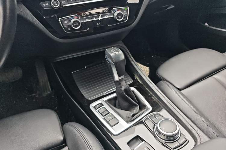 Used BMW 1 Series 2018 Facelifted 118i Design Package Edition Gear Lever