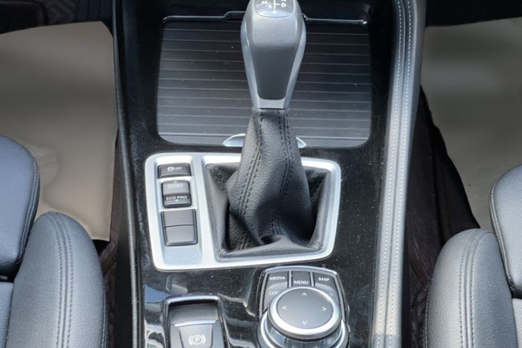 Used BMW 1 Series 2018 120i Design Package Model Gear Lever