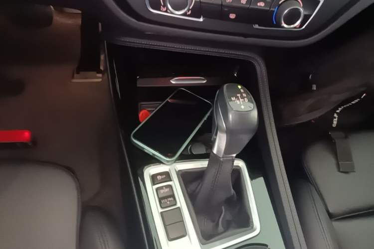 Used BMW 1 Series 2018 118i Sport Edition Gear Lever