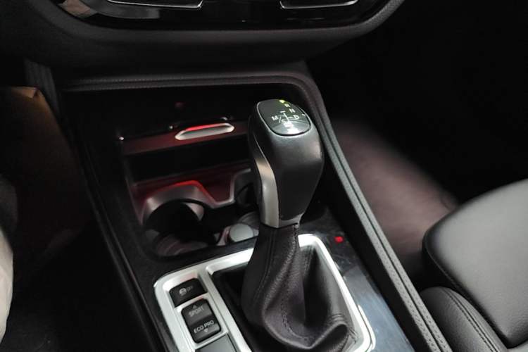 Used BMW 1 Series 2018 Facelifted 118i Sport Edition Gear Lever