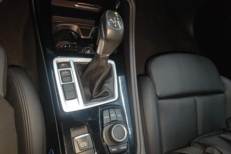 Used BMW 1 Series 2018 118i Sport Edition Gear Lever