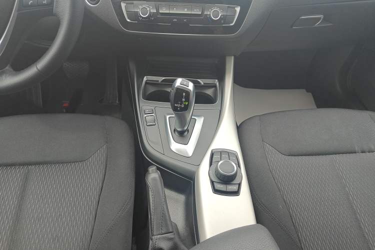Used BMW 1 Series 2018 118i Leading Model Gear Lever