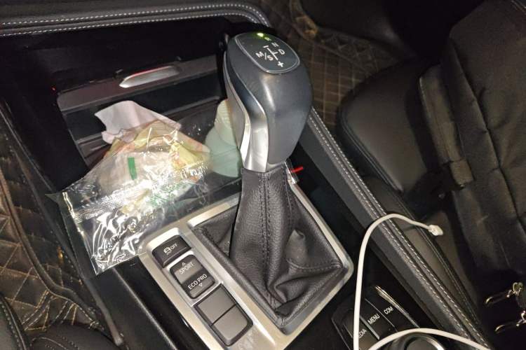 Used BMW 1 Series 2018 118i Sport Edition Gear Lever