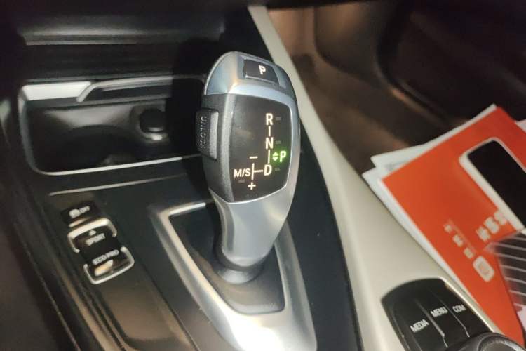 Used BMW 1 Series 2018 118i Leading Model Gear Lever