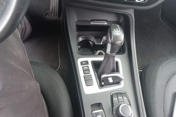 Used BMW 1 Series 2018 118i Fashion Model Gear Lever