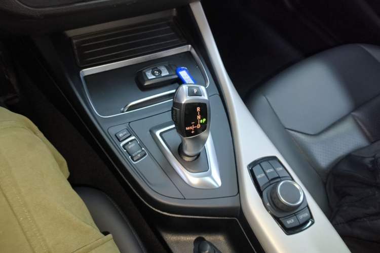 Used BMW 1 Series 2018 118i Leading Model Gear Lever