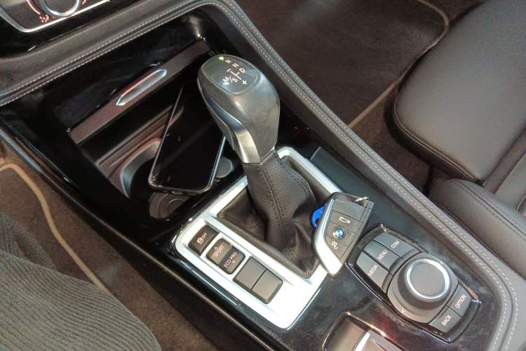 Used BMW 1 Series 2018 118i Sport Edition Gear Lever