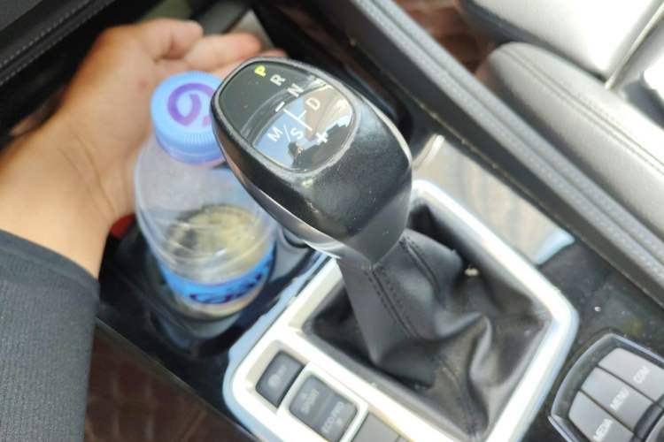 Used BMW 1 Series 2018 118i Sport Edition Gear Lever