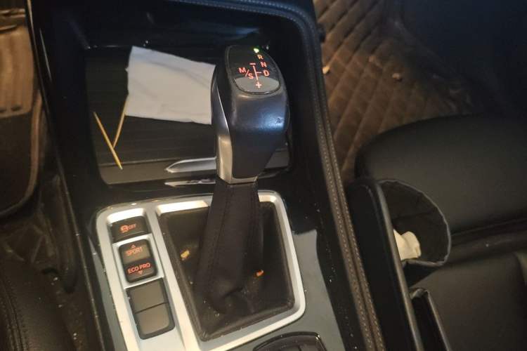 Used BMW 1 Series 2018 118i Sport Edition Gear Lever
