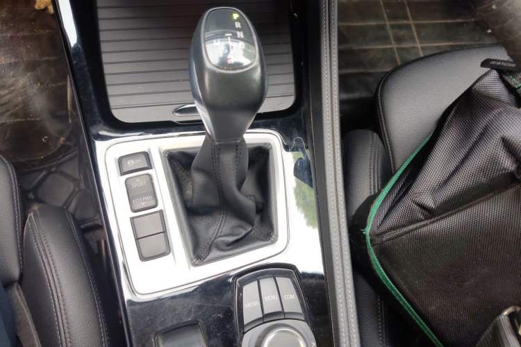 Used BMW 1 Series 2018 118i Sport Edition Gear Lever