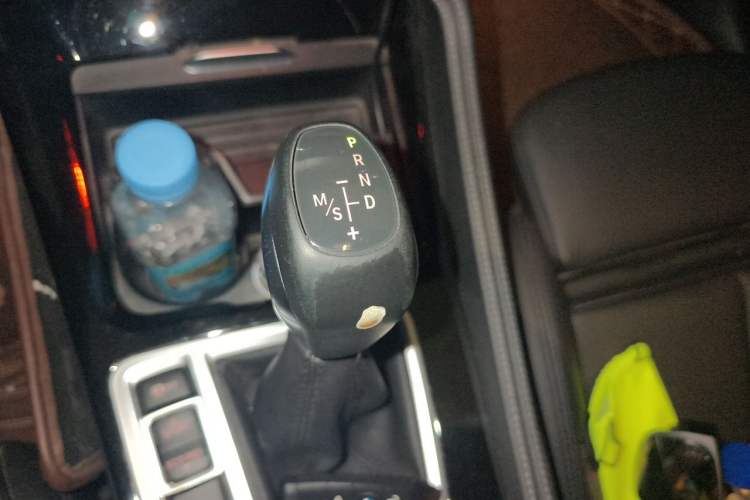 Used BMW 1 Series 2018 118i Sport Edition Gear Lever