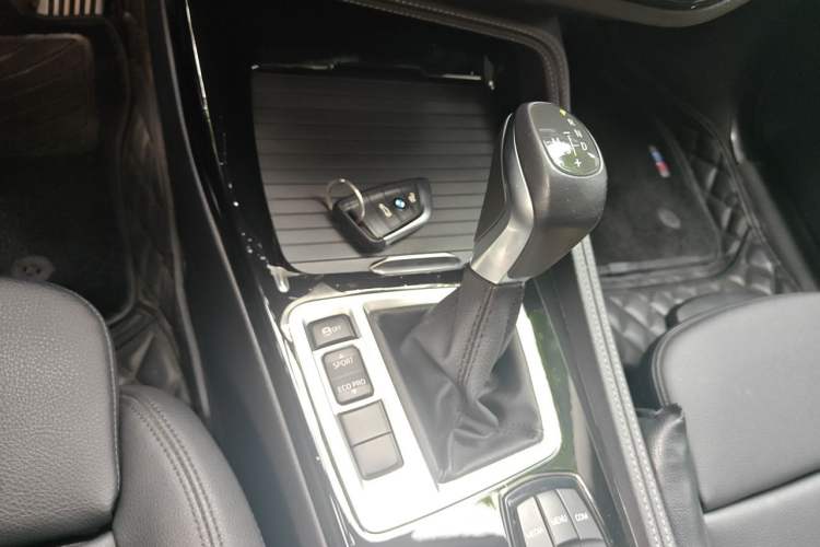 Used BMW 1 Series 2018 118i Sport Edition Gear Lever