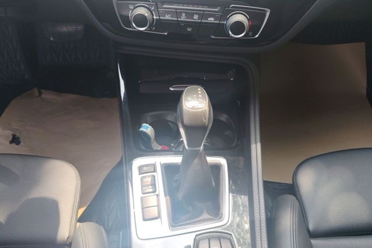 Used BMW 1 Series 2018 118i Sport Edition Gear Lever