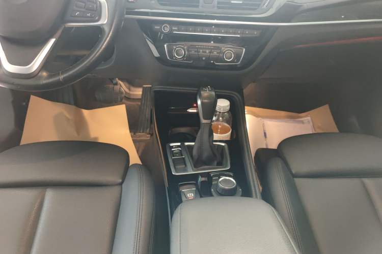 Used BMW 1 Series 2018 Facelifted 118i Sport Edition Gear Lever