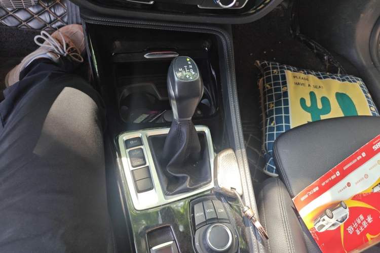 Used BMW 1 Series 2018 Facelifted 118i Sport Edition Gear Lever