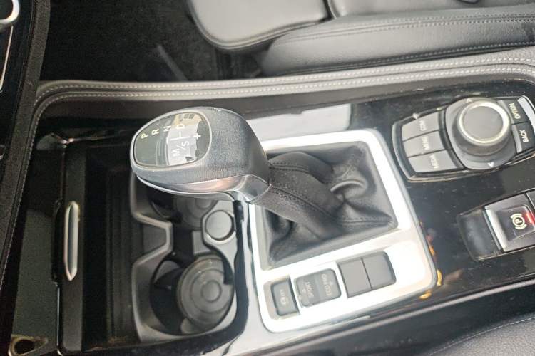 Used BMW 1 Series 2018 118i Sport Edition Gear Lever