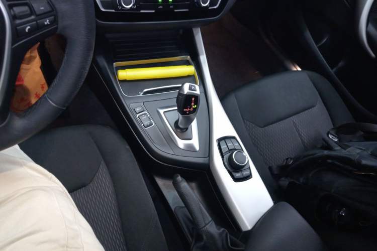 Used BMW 1 Series 2018 118i Leading Model Gear Lever
