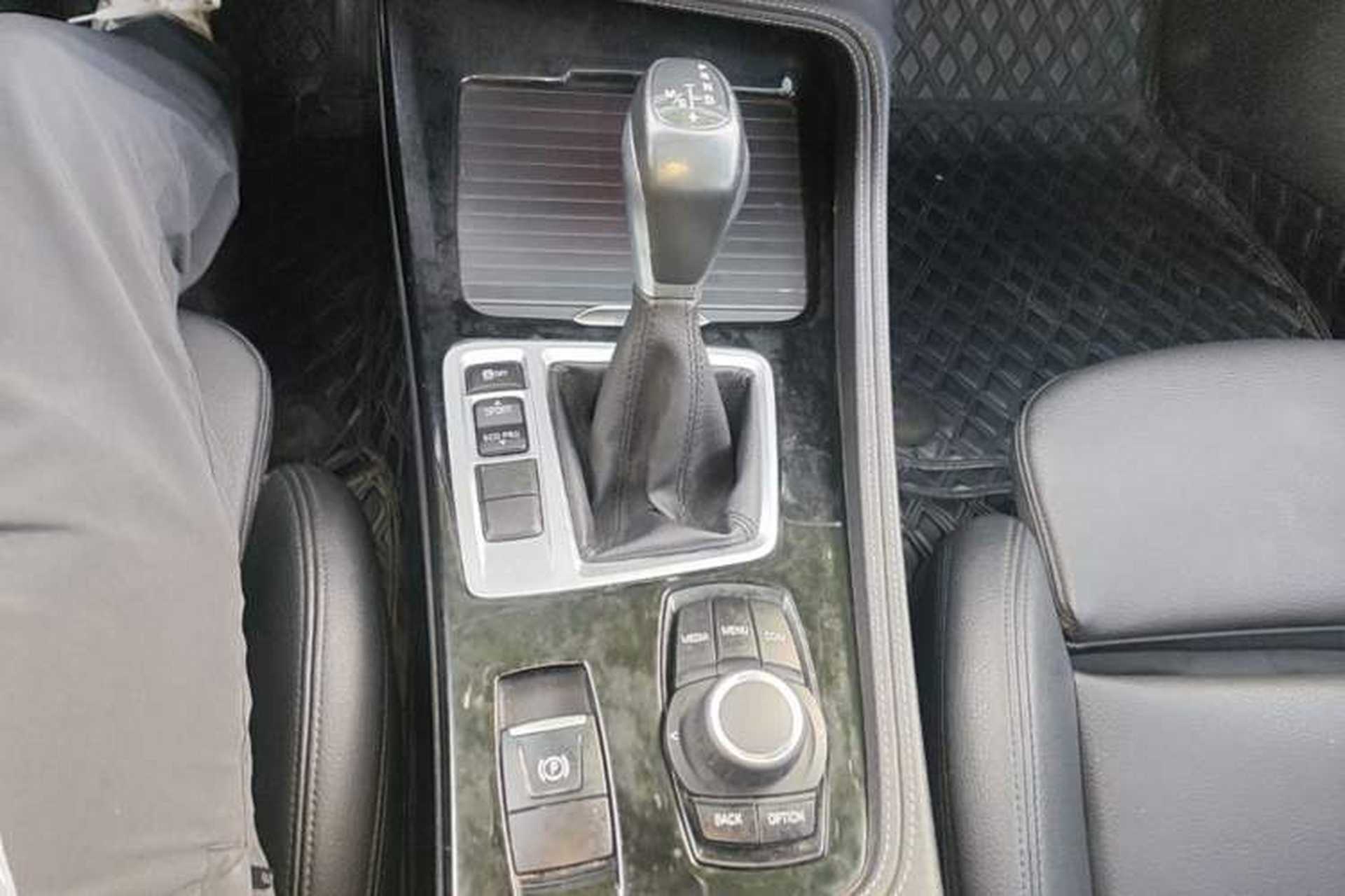 Used BMW 1 Series 2018 Facelifted 118i Sport Edition Gear Lever