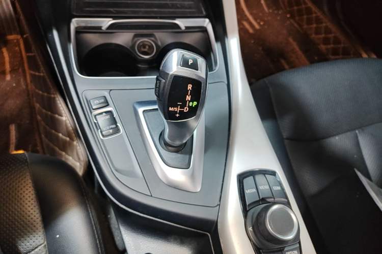 Used BMW 1 Series 2018 118i Leading Model Gear Lever