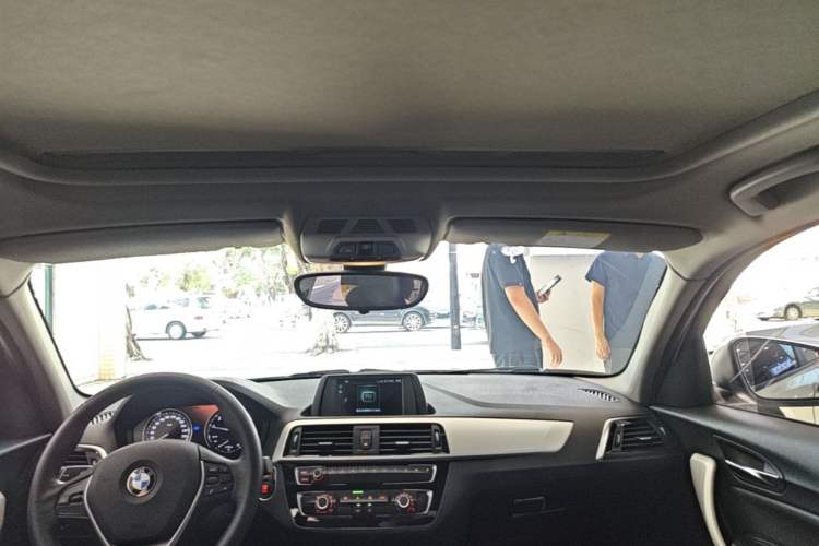Used BMW 1 Series 2018 118i Leading Model Headliner
