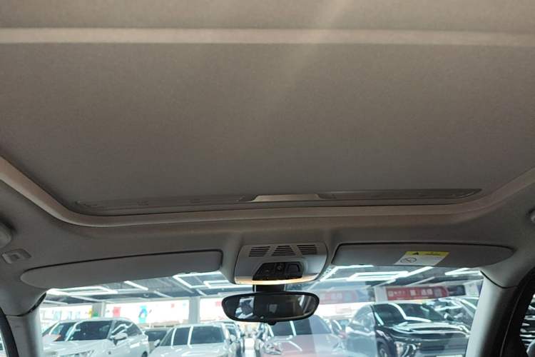 Used BMW 1 Series 2018 118i Leading Model Headliner