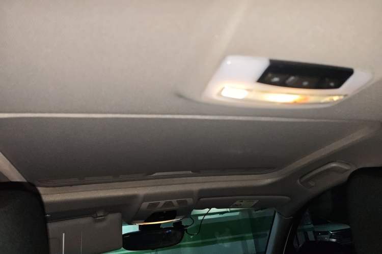 Used BMW 1 Series 2018 118i Leading Model Headliner