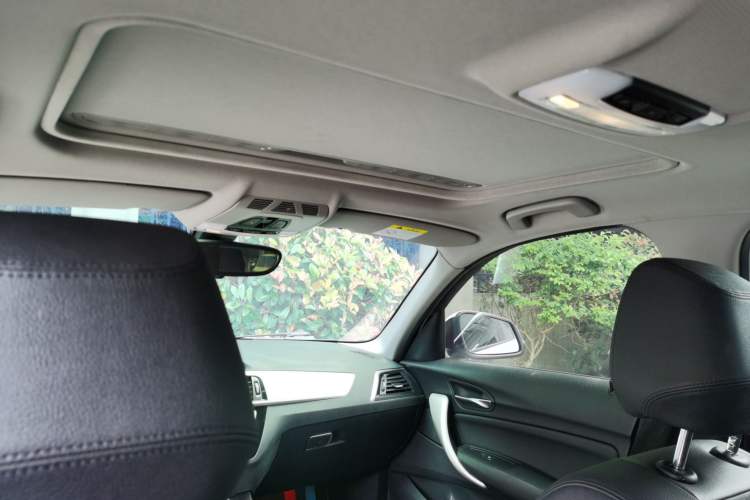 Used BMW 1 Series 2018 118i Leading Model Headliner