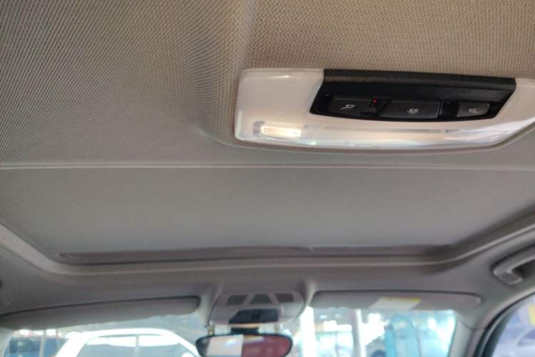 Used BMW 1 Series 2018 118i Leading Model Headliner