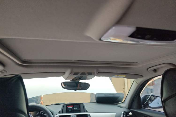 Used BMW 1 Series 2018 118i Leading Model Headliner