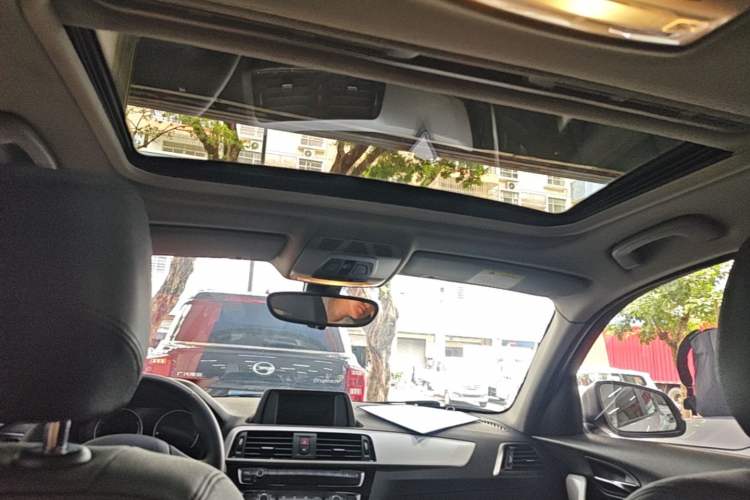 Used BMW 1 Series 2018 118i Leading Model Headliner