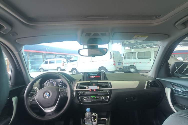 Used BMW 1 Series 2018 118i Leading Model Headliner