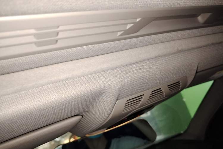 Used BMW 1 Series 2018 118i Leading Model Headliner