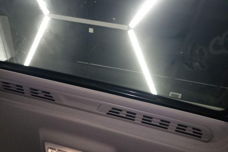 Used BMW 1 Series 2018 118i Leading Model Headliner