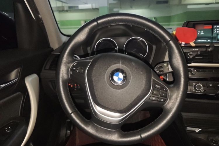 Used BMW 1 Series 2018 118i Leading Model Interior 1