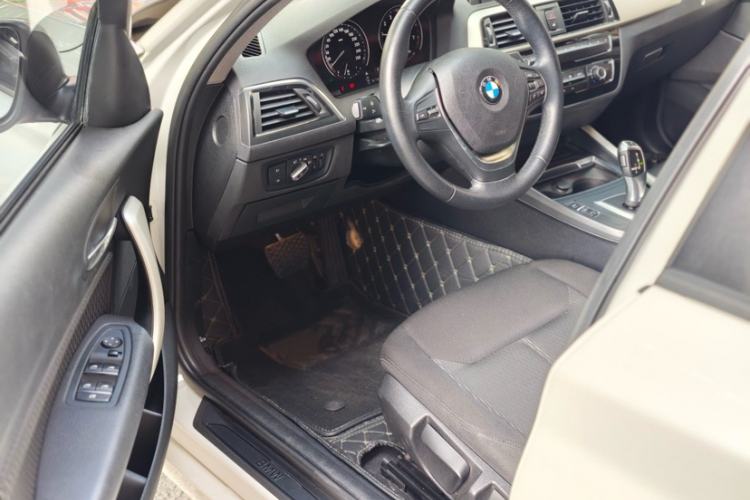 Used BMW 1 Series 2018 118i Leading Model Interior 1